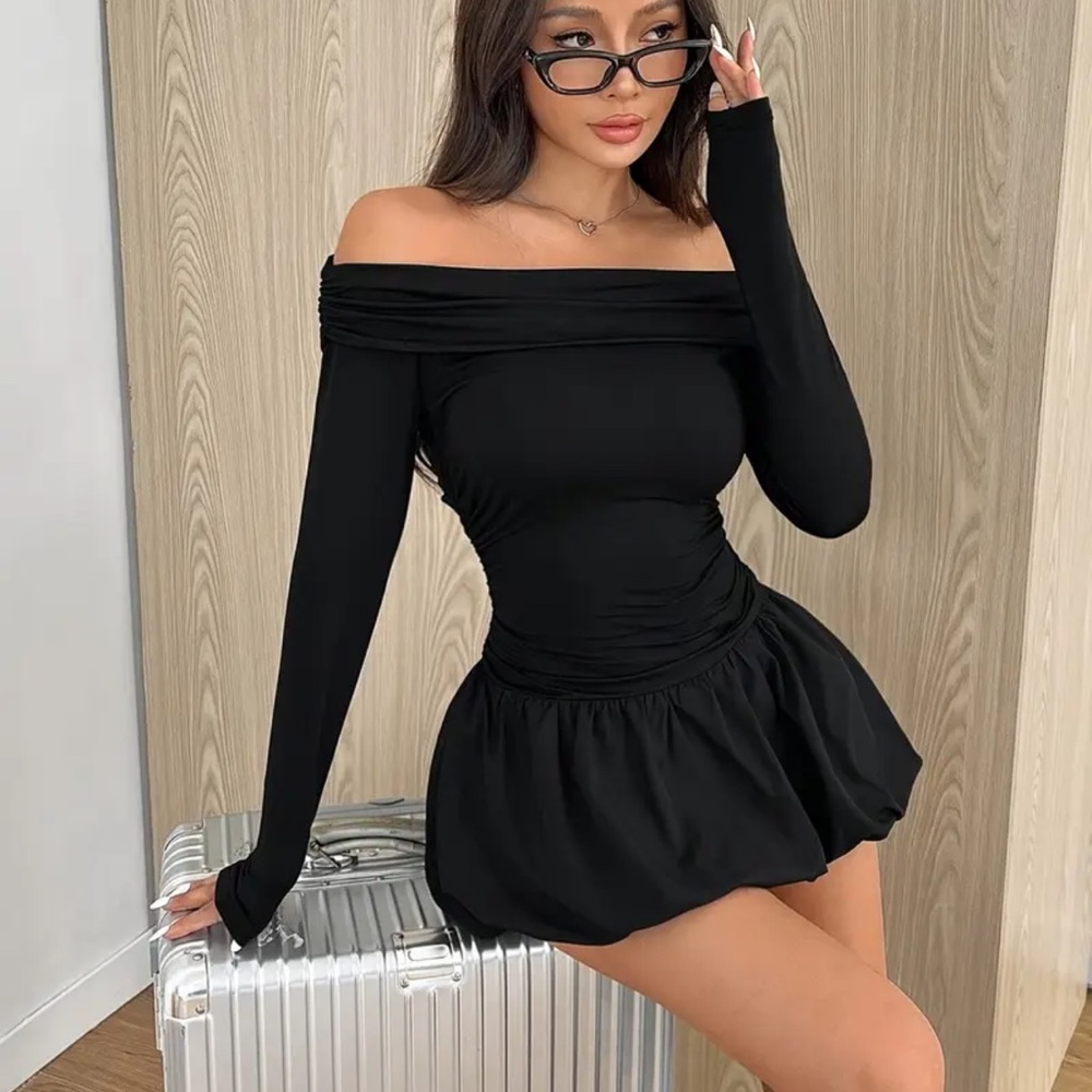 🆕 Black Long Sleeve Off-Shoulder Mini Dress - Picture 3 of 4